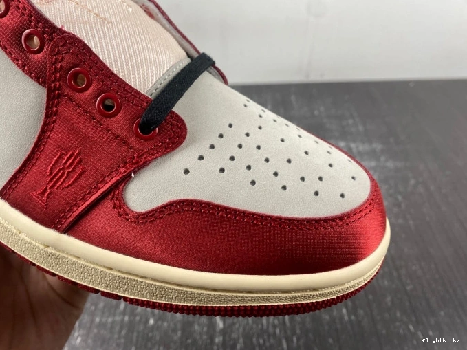 OG FN0432-100 Room Trophy Air Away Jordan 1 Low x 0717
